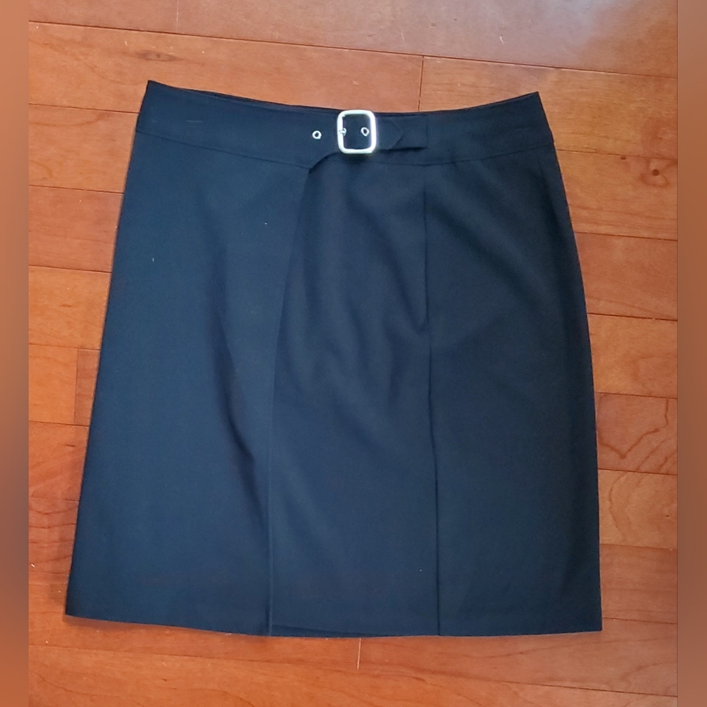 Briggs Black Skirt Size 8